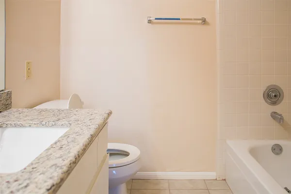 $1,800 | 3098 Holly Hall Street, Unit 3098, Houston, TX 77054