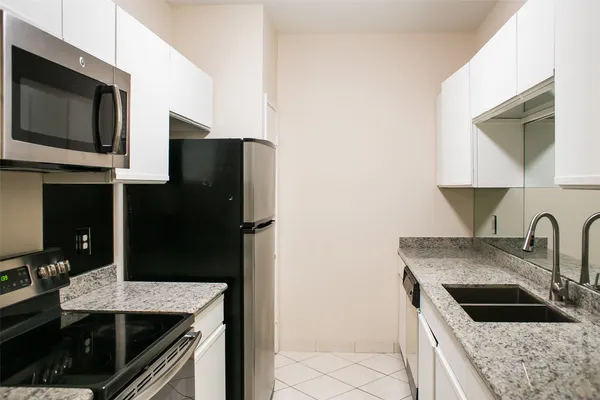$1,800 | 3098 Holly Hall Street, Unit 3098, Houston, TX 77054