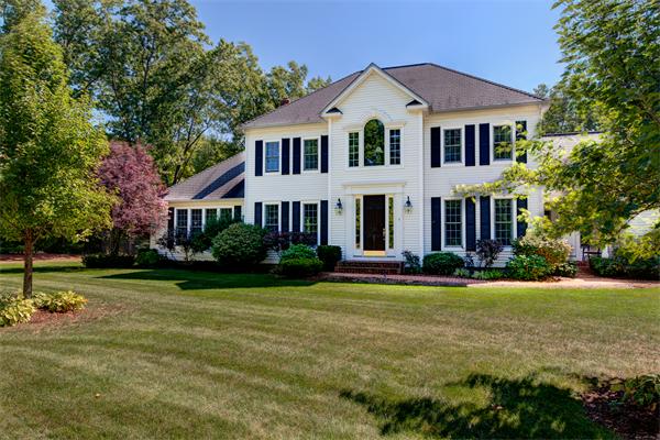 4 Stonebridge Road Auburn, MA 01501 - Photo 4 of 30 Gallery Image 4
