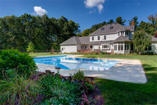 4 Stonebridge Road Auburn, MA 01501 - Photo 5 of 30 Gallery Image 5