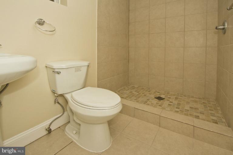 1636 Rosedale Street Northeast Washington, DC 20002 - Photo 23 of 30 Bath