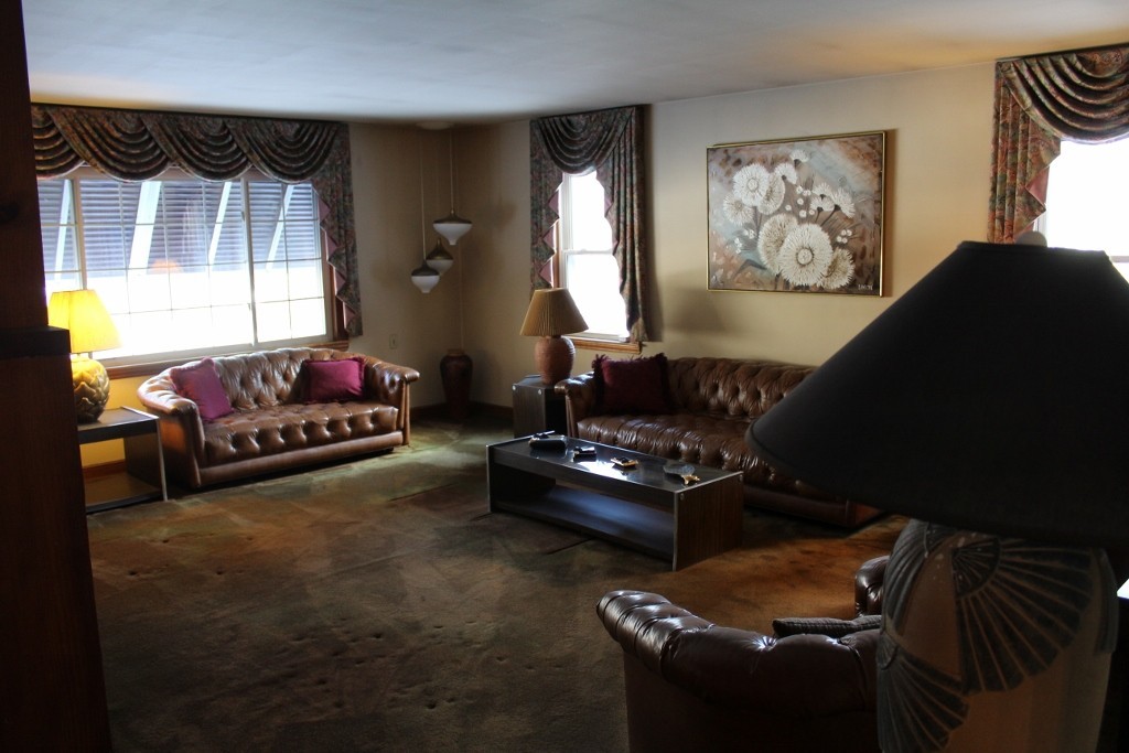430 Worcester Road Barre, MA 01005 - Photo 3 of 17 a living room with furniture and a window