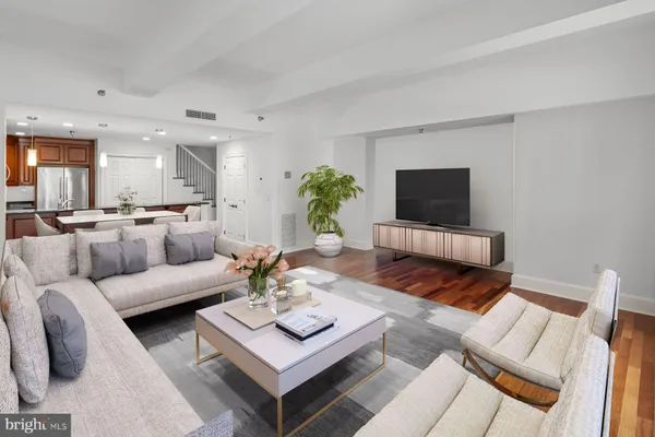 $3,800 | 1500 Chestnut Street, Unit 20I, Philadelphia, PA 19102