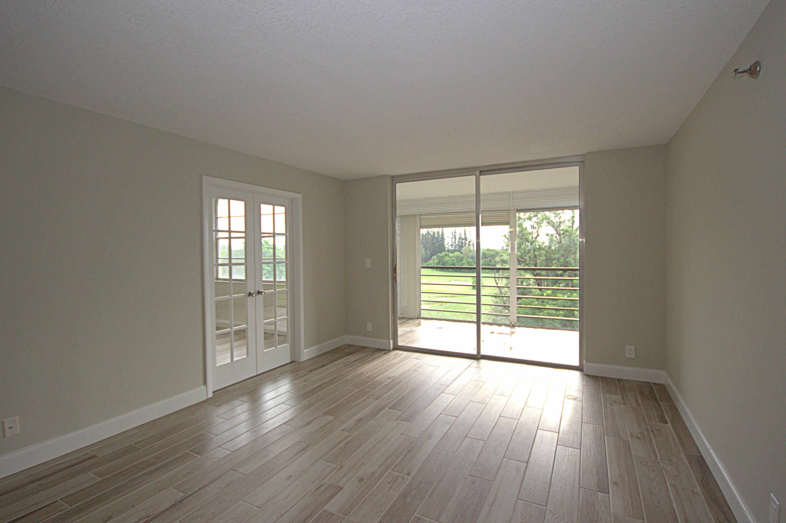 5340 Northwest 2nd Avenue, Unit PH23 Boca Raton, FL 33487 - Photo 3 of 26 IMG_5157
