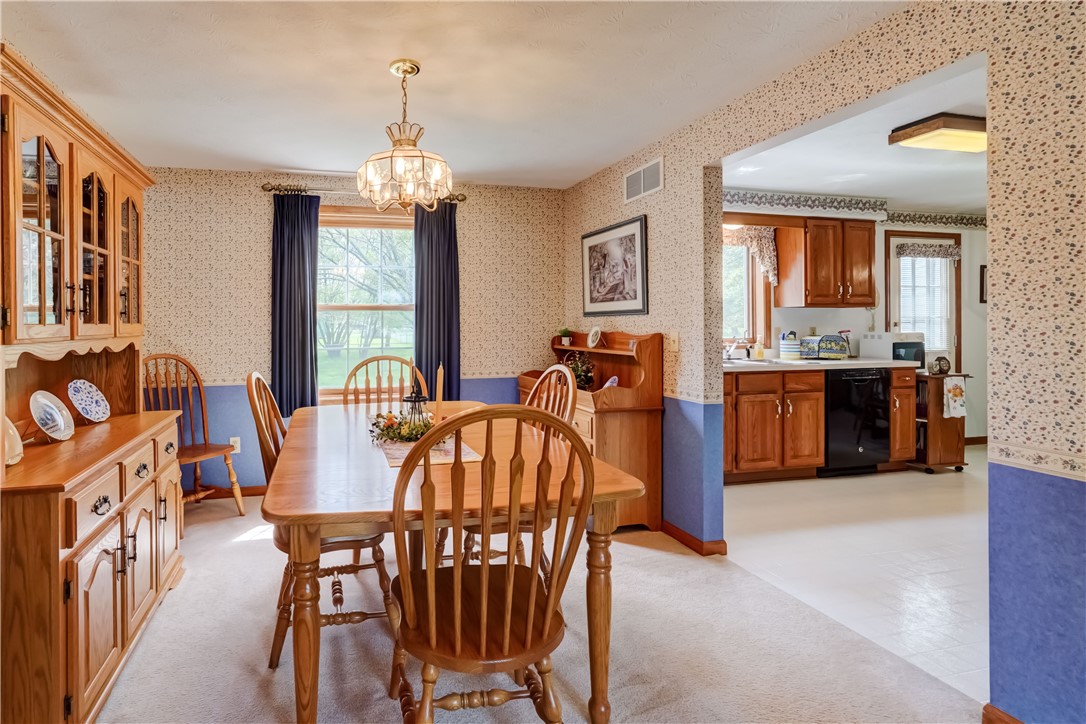 39 Highview Circle Sweden, NY 14420 - Photo 13 of 43 view of the dining room from the living room