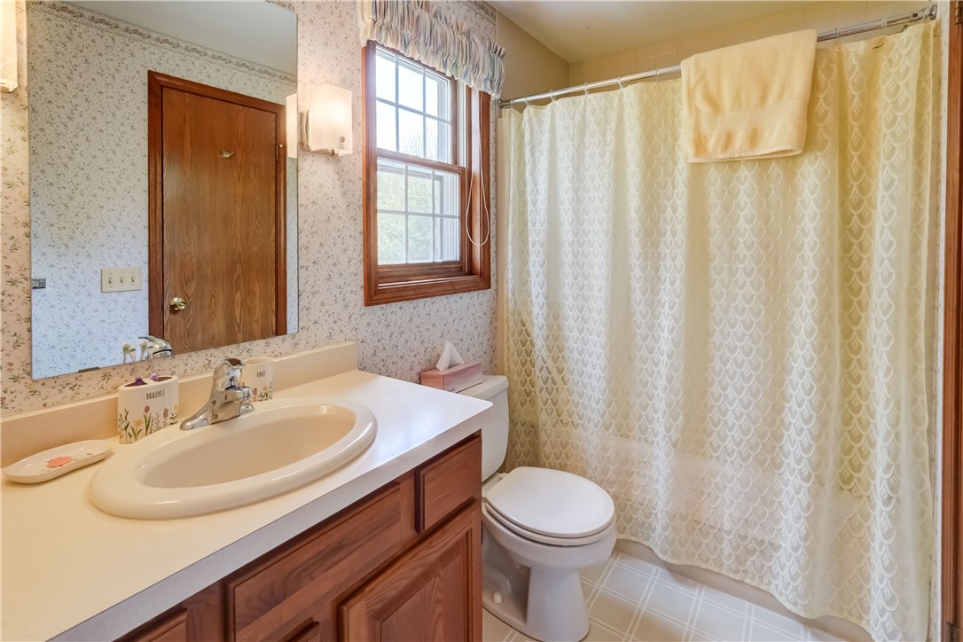 39 Highview Circle Sweden, NY 14420 - Photo 30 of 43 main bathroom upstairs