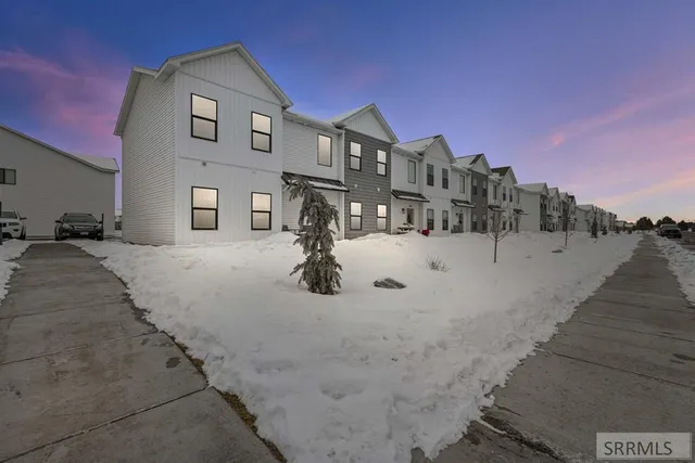 $349,999 | 2997 Sunburst Drive, Ammon, ID 83406