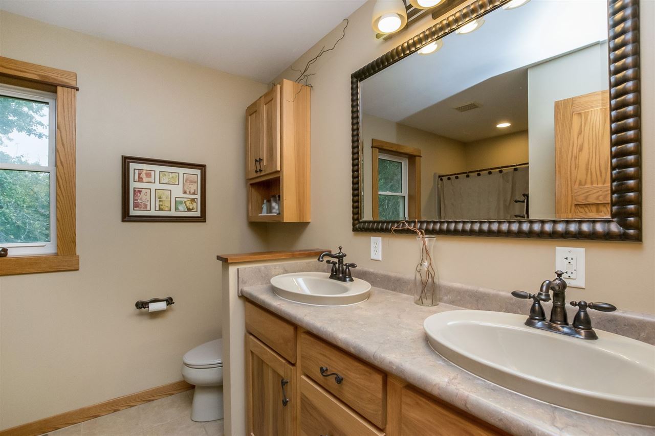 4355 Benton Linn Road Fairfax, IA 52228 - Photo 17 of 33 Gallery Image 17