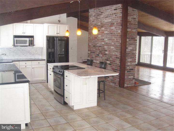823 Pheasant Run Road West Chester, PA 19382 - Photo 3 of 10 Gallery Image 3