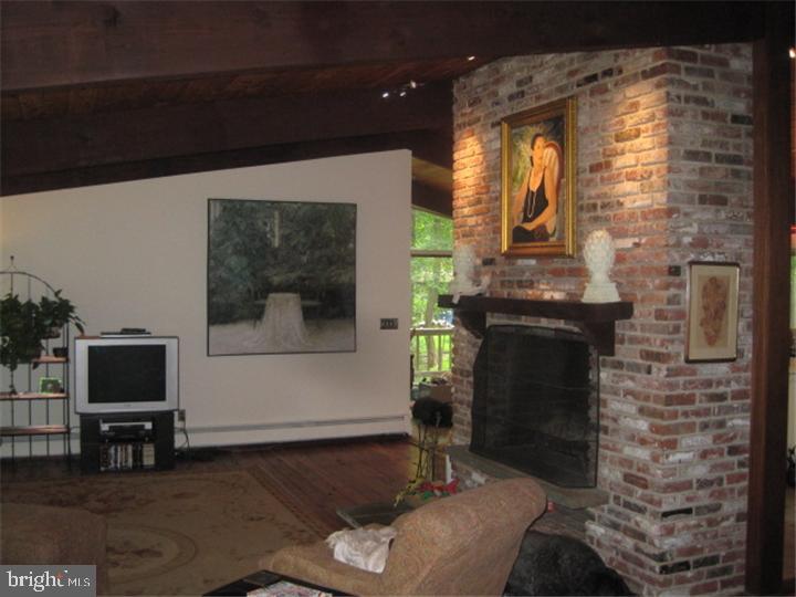 823 Pheasant Run Road West Chester, PA 19382 - Photo 8 of 10 Gallery Image 8