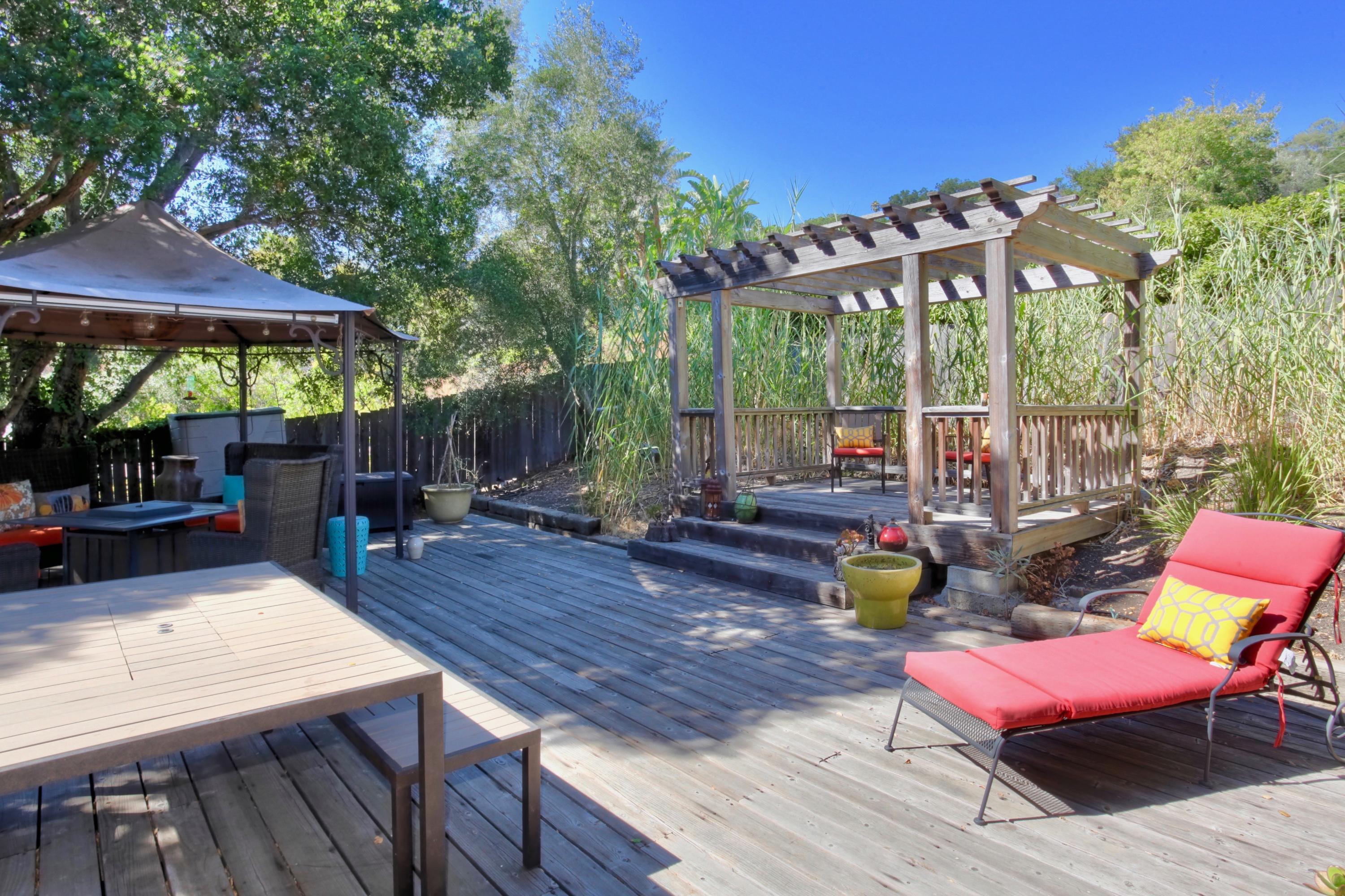 874 Cheltenham Road Santa Barbara, CA 93105 - Photo 21 of 24 37 Upper Deck
