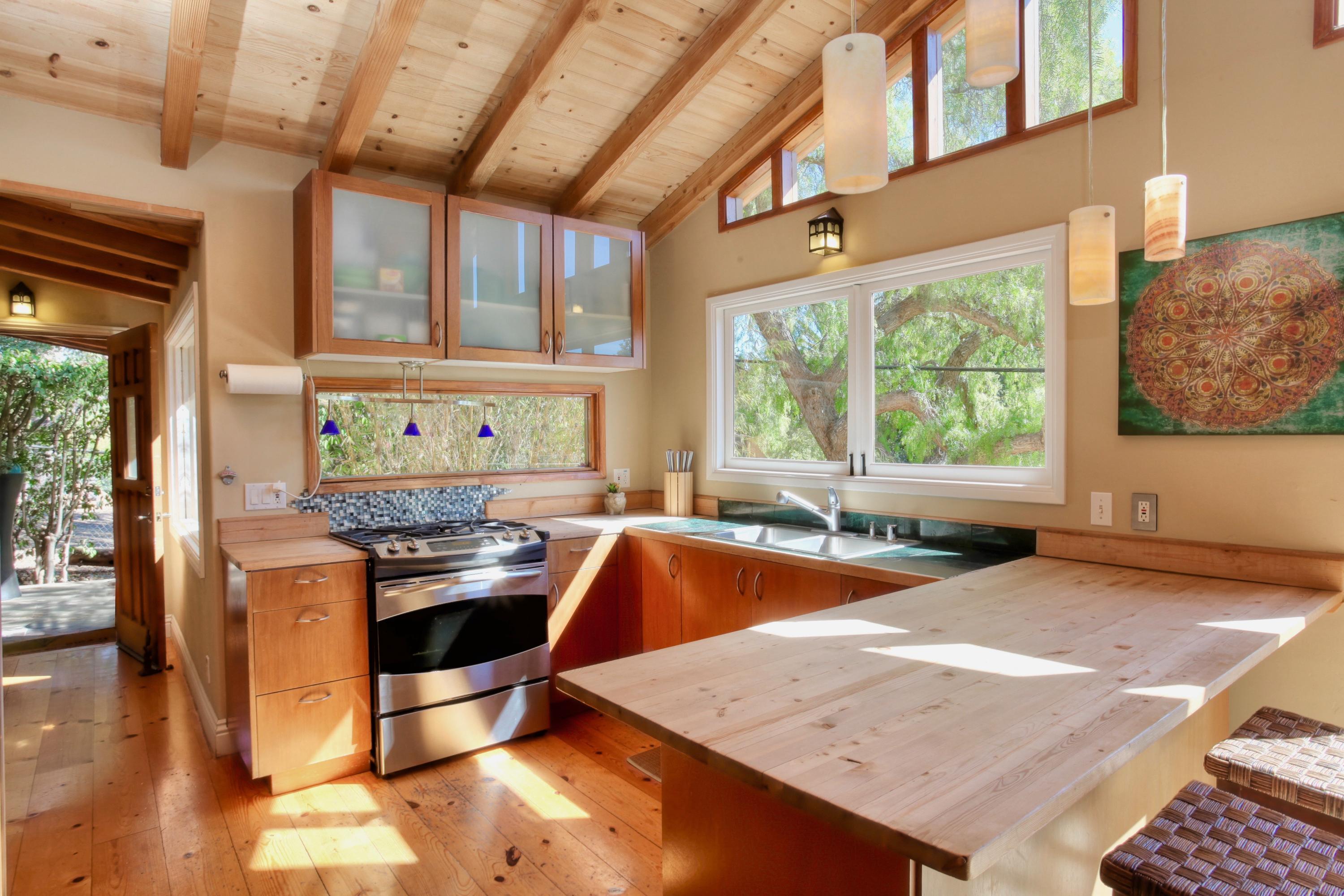 874 Cheltenham Road Santa Barbara, CA 93105 - Photo 9 of 24 10 Family to Kitchen
