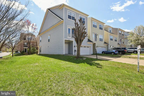 $598,900 | 16451 Kenneweg Court, Woodbridge, VA 22191