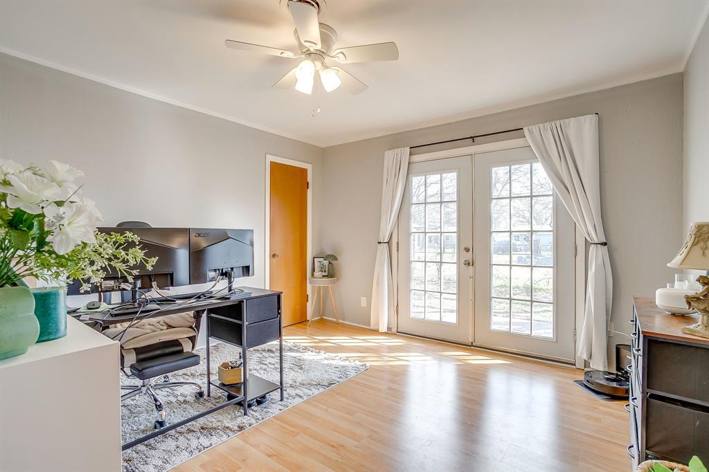 809 Euclid Street Cleburne, TX 76033 - Photo 18 of 26