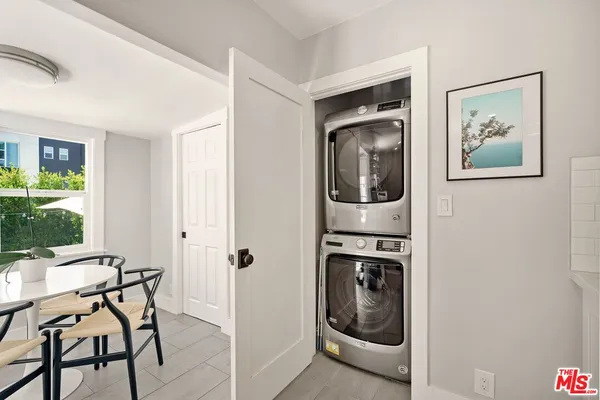 $2,299,000 | 7030 De Longpre Avenue, Los Angeles, CA 90028