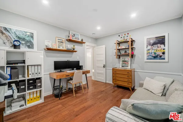 $2,299,000 | 7030 De Longpre Avenue, Los Angeles, CA 90028