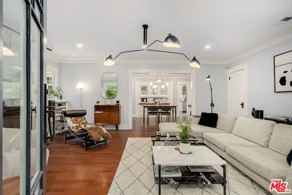$2,299,000 | 7030 De Longpre Avenue, Los Angeles, CA 90028