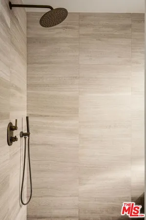 $2,299,000 | 7030 De Longpre Avenue, Los Angeles, CA 90028