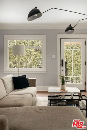 $2,299,000 | 7030 De Longpre Avenue, Los Angeles, CA 90028