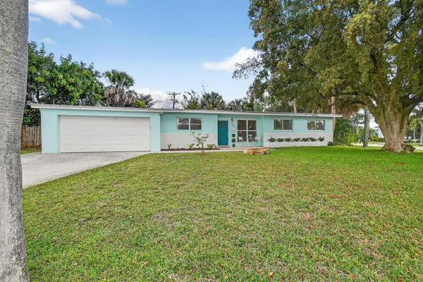 $615,000 | 400 Northlake Drive, North Palm Beach, FL 33408