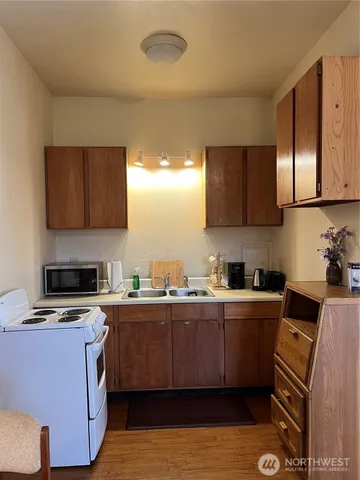 $1,500 | 22504 8th Avenue South, Des Moines, WA 98198