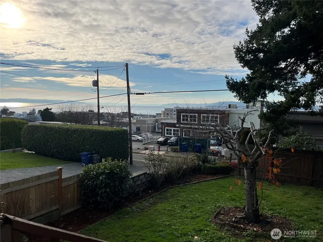 $1,500 | 22504 8th Avenue South, Des Moines, WA 98198