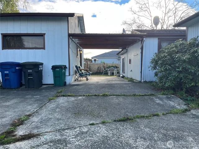 $1,500 | 22504 8th Avenue South, Des Moines, WA 98198