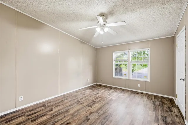 $265,000 | 105 Bridle Path Street, Hewitt, TX 76643