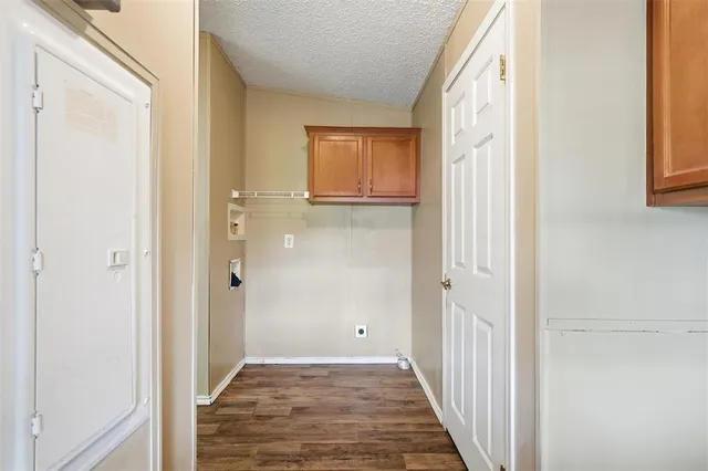 $265,000 | 105 Bridle Path Street, Hewitt, TX 76643