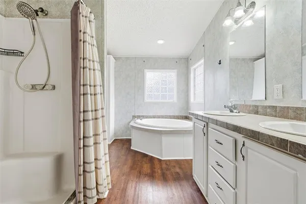 $245,000 | 105 Bridle Path Street, Hewitt, TX 76643