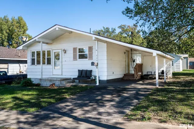 $99,000 | 806 South Jackson Street, West Frankfort, IL 62896
