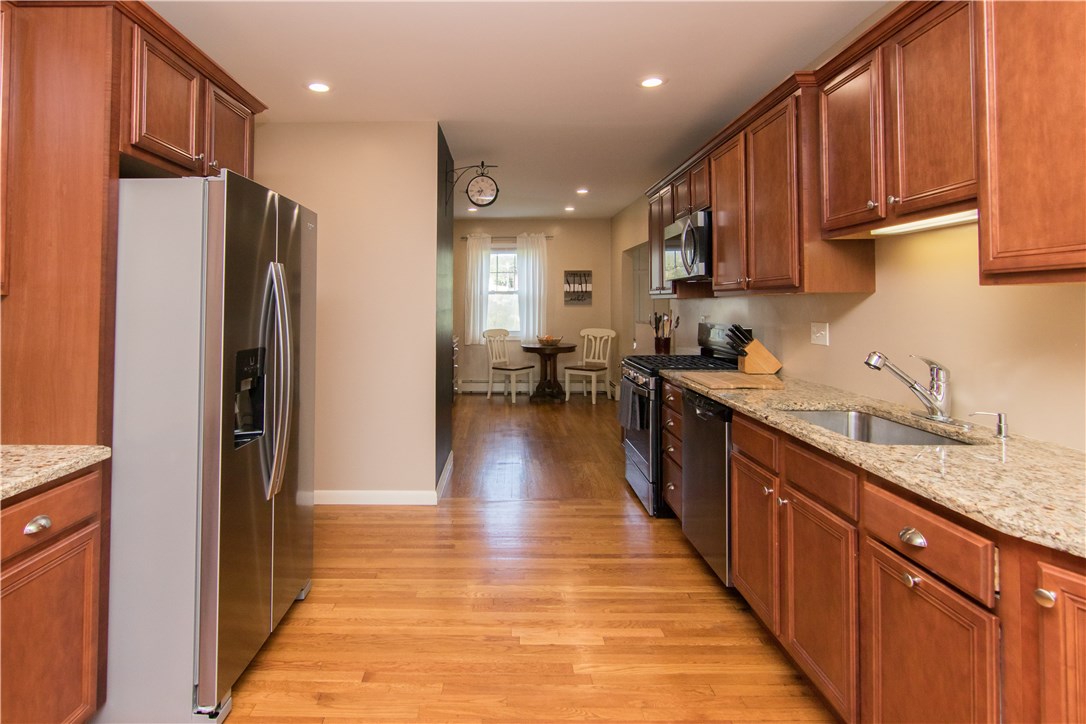 147 Roland Street Cumberland, RI 02864 - Photo 8 of 40 Gallery Image 8