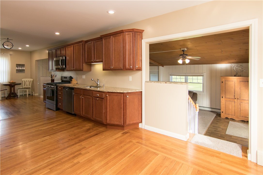 147 Roland Street Cumberland, RI 02864 - Photo 10 of 40 Gallery Image 10