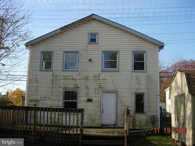 Exterior (Rear)