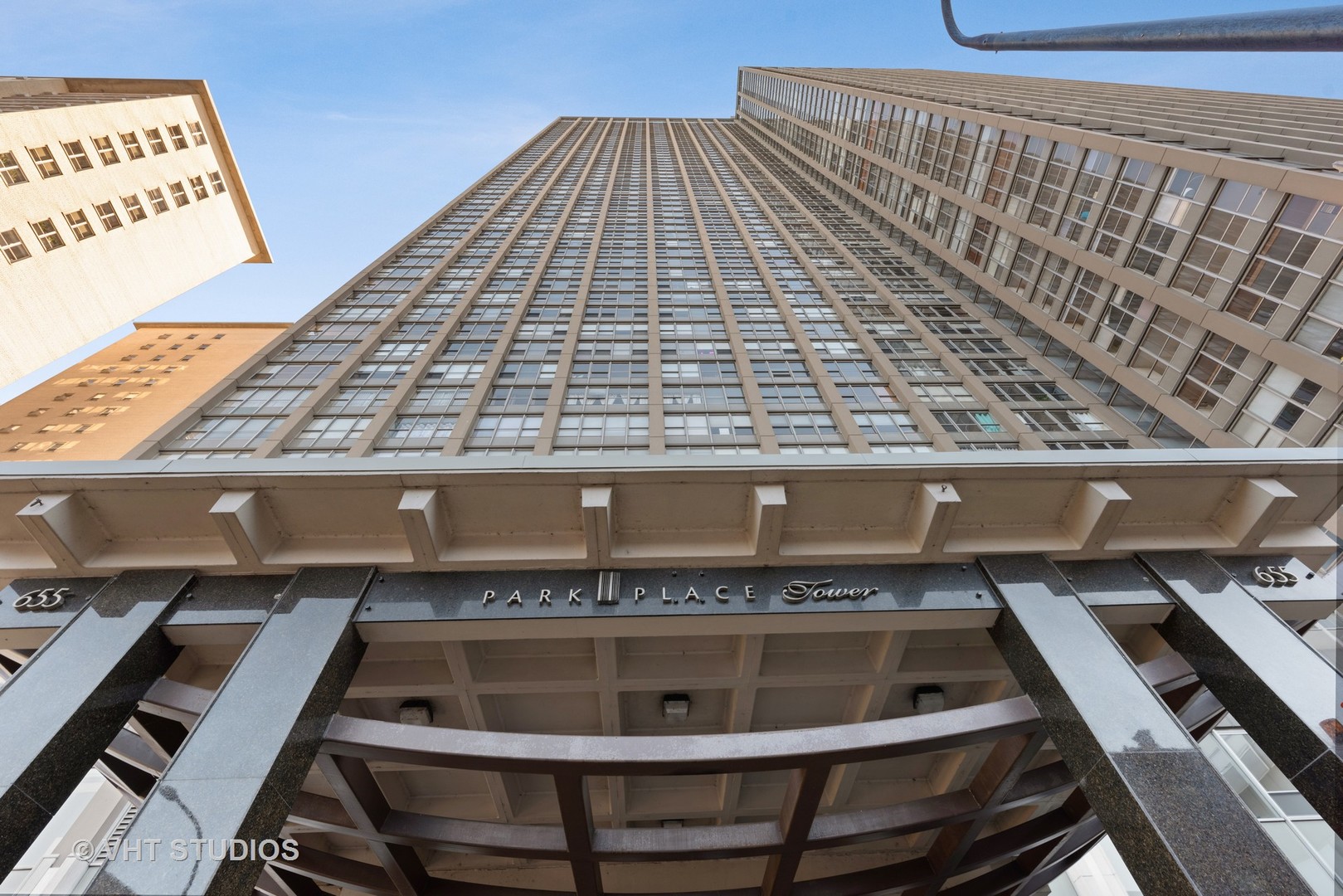 655 West Irving Park Road, Unit 3314 Chicago, IL 60613 - Photo 1 of 15