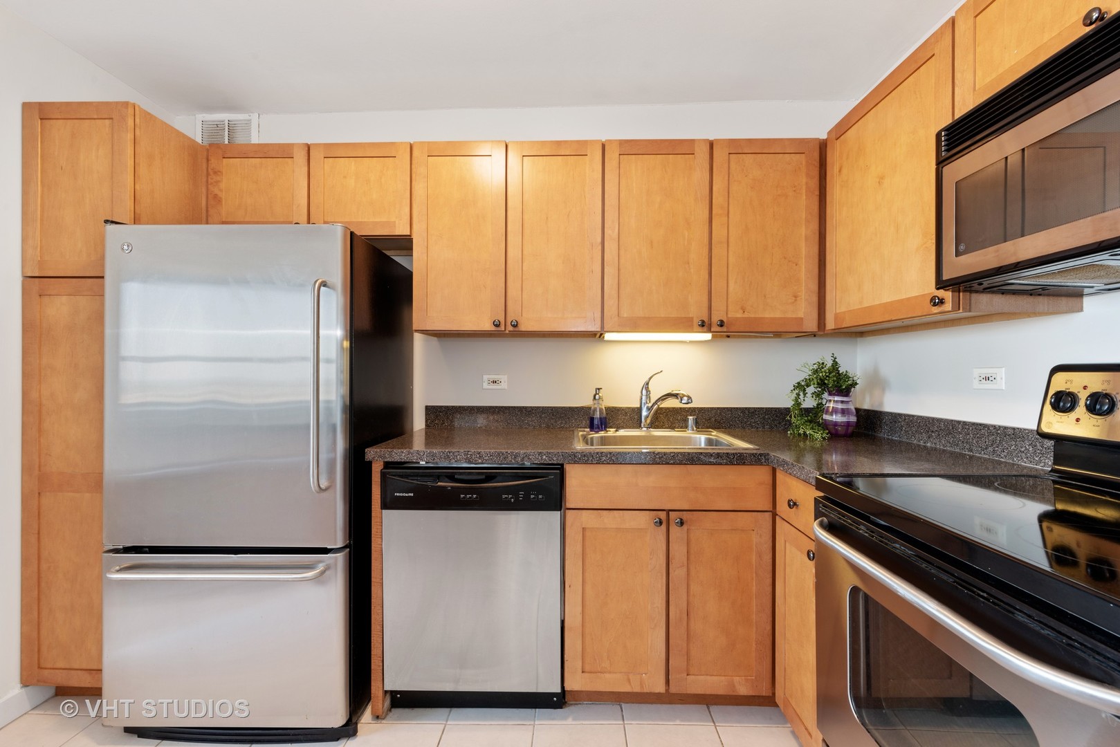 655 West Irving Park Road, Unit 3314 Chicago, IL 60613 - Photo 6 of 15