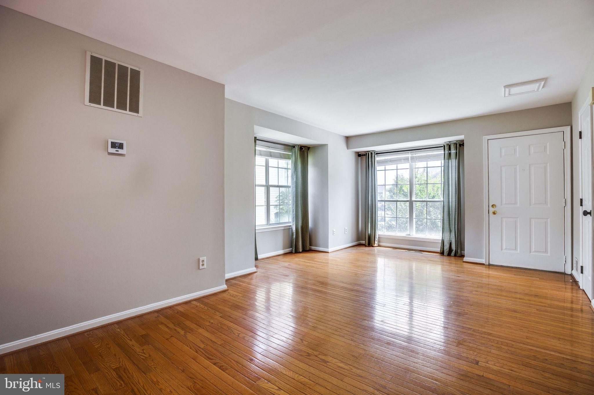 14232 Autumn Circle Centreville, VA 20121 - Photo 5 of 35