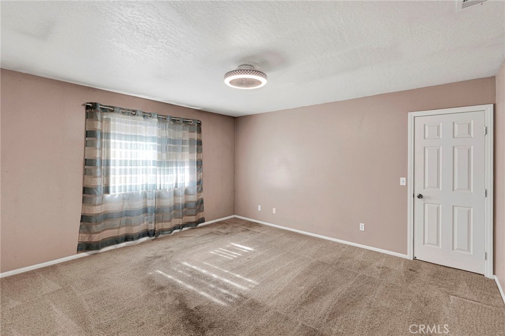 13475 Yakima Road Apple Valley, CA 92308 - Photo 19 of 24