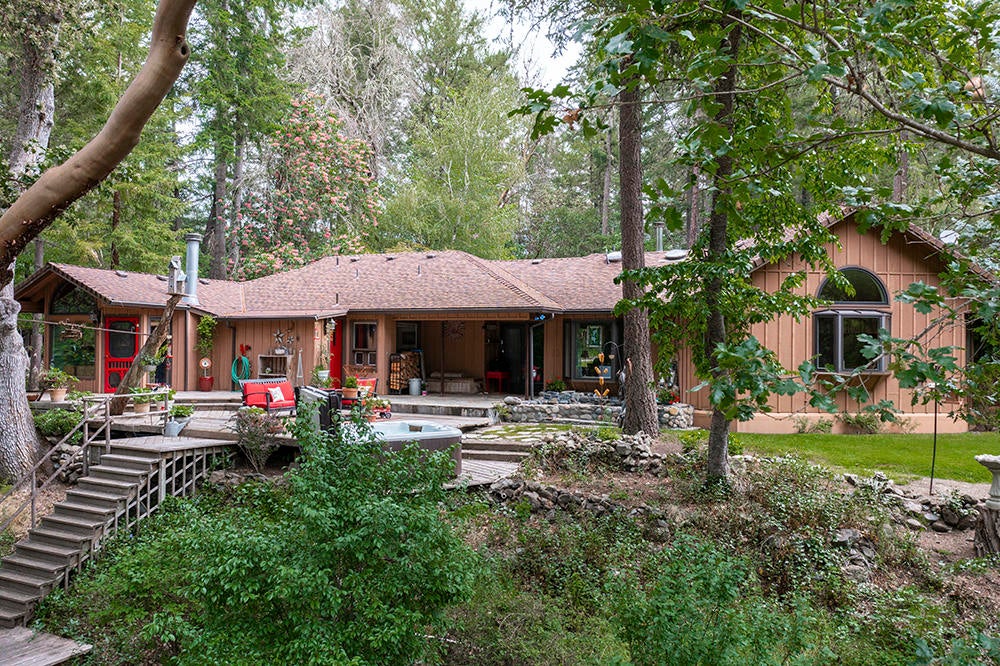 8075 North Applegate Road Grants Pass, OR 97527 - Photo 9 of 44 DJI_0537 a