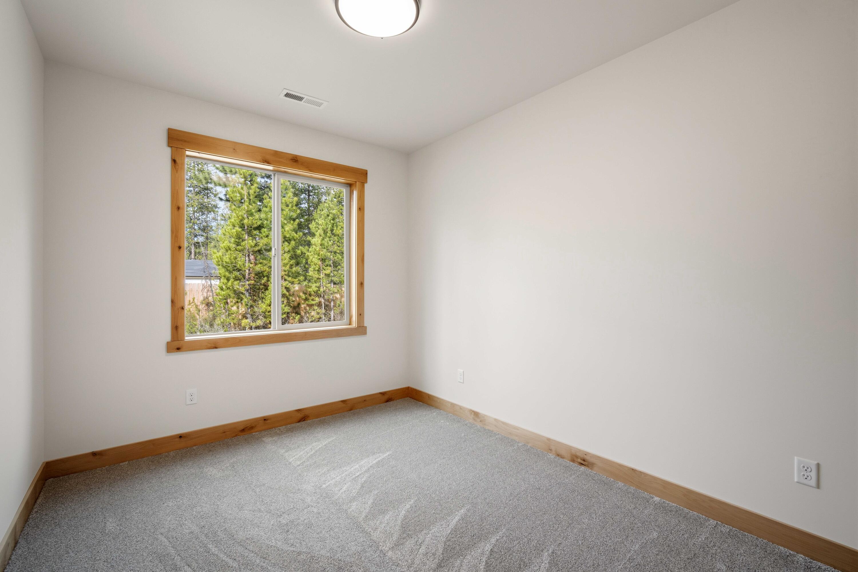 17146 Covina Road Bend, OR 97707 - Photo 38 of 65