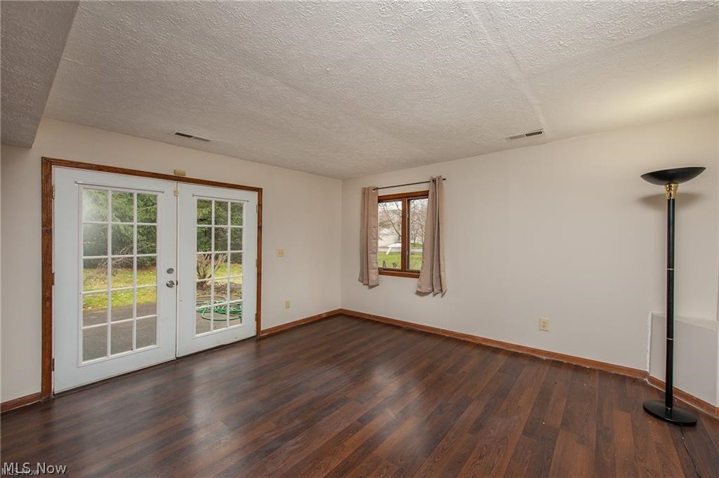 28310 Center Ridge Road Westlake, OH 44145 - Photo 9 of 19 Living Room