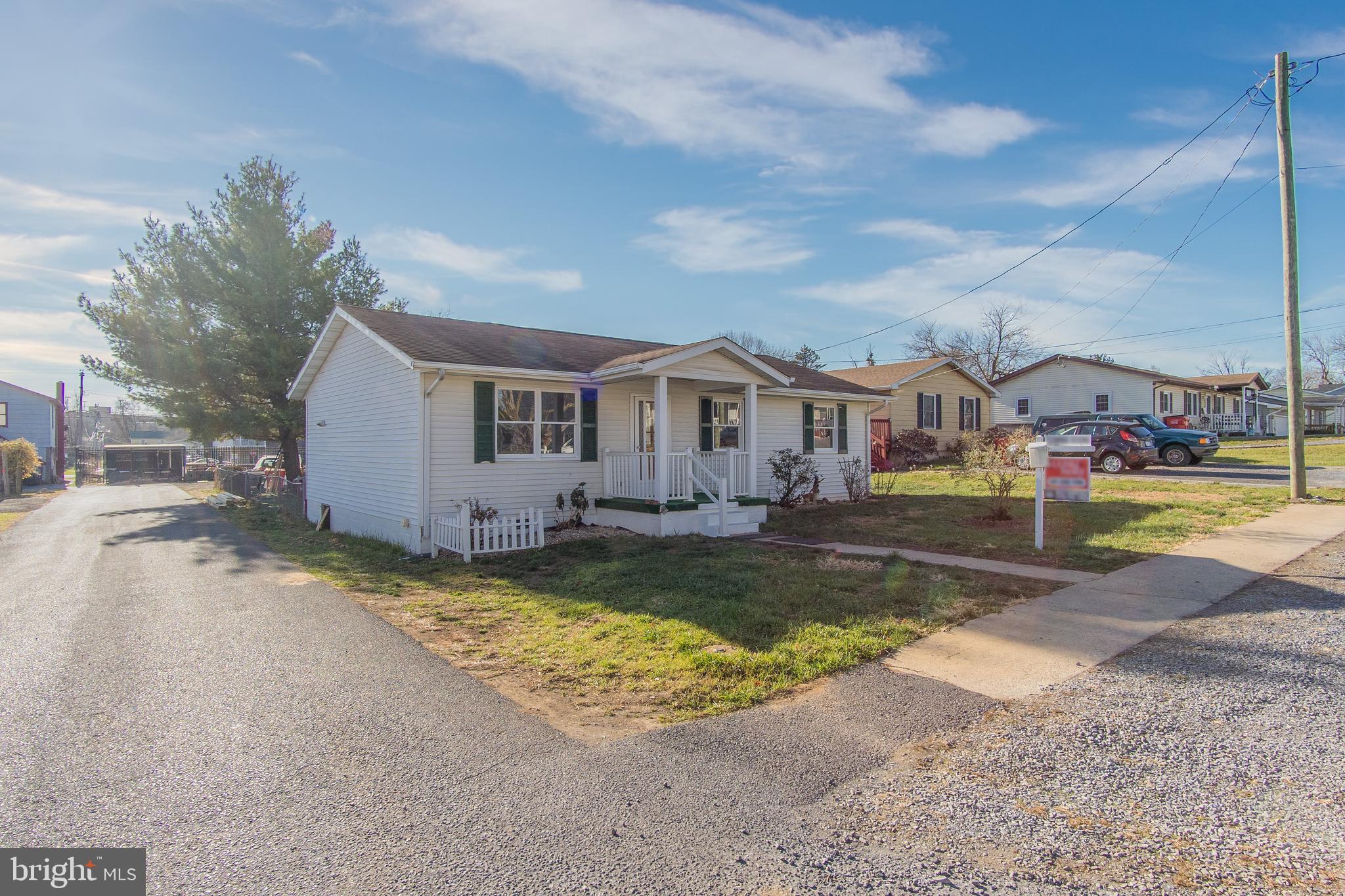 412 East 6th Avenue Ranson, WV 25438 - Photo 2 of 25