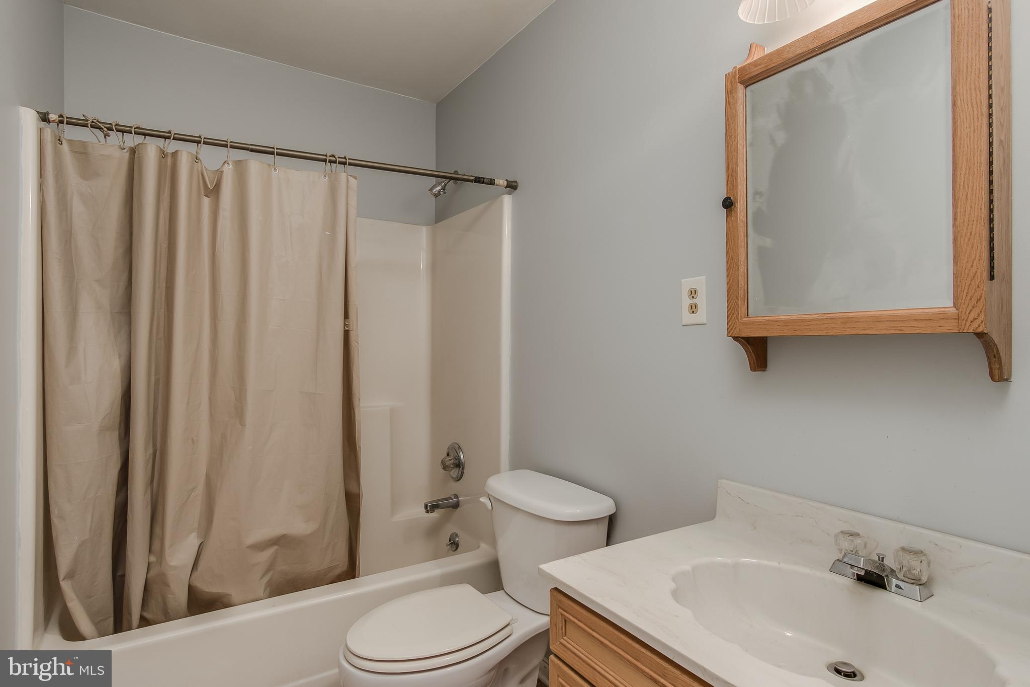 412 East 6th Avenue Ranson, WV 25438 - Photo 14 of 25