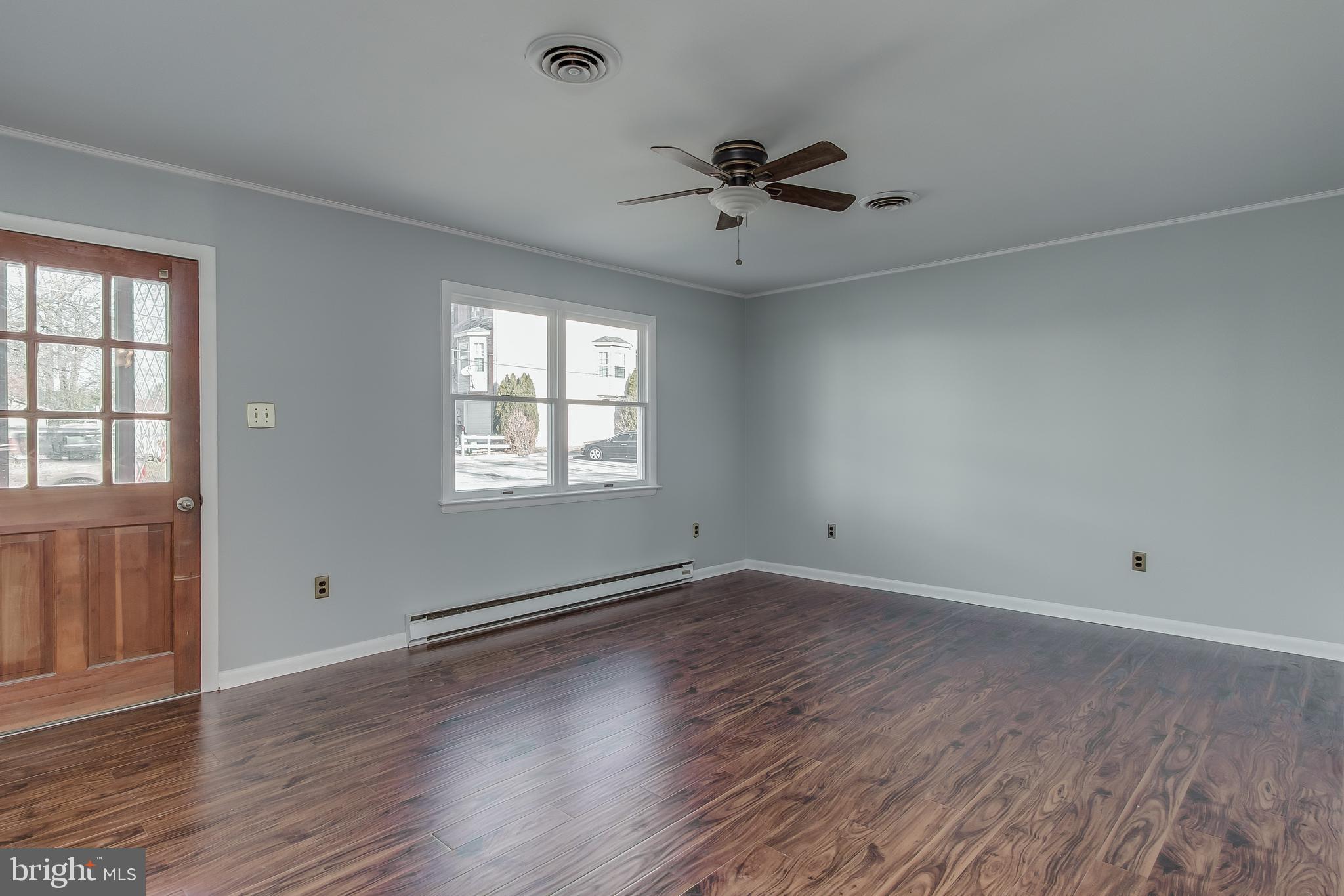412 East 6th Avenue Ranson, WV 25438 - Photo 4 of 25