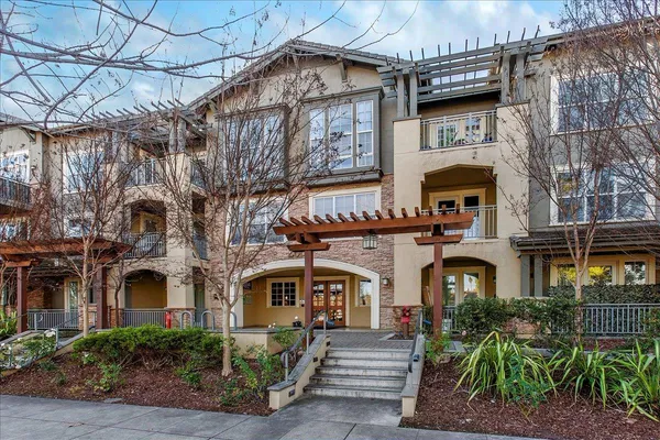 $1,085,000 | 2881 Meridian Avenue, Unit 104, San Jose, CA 95124