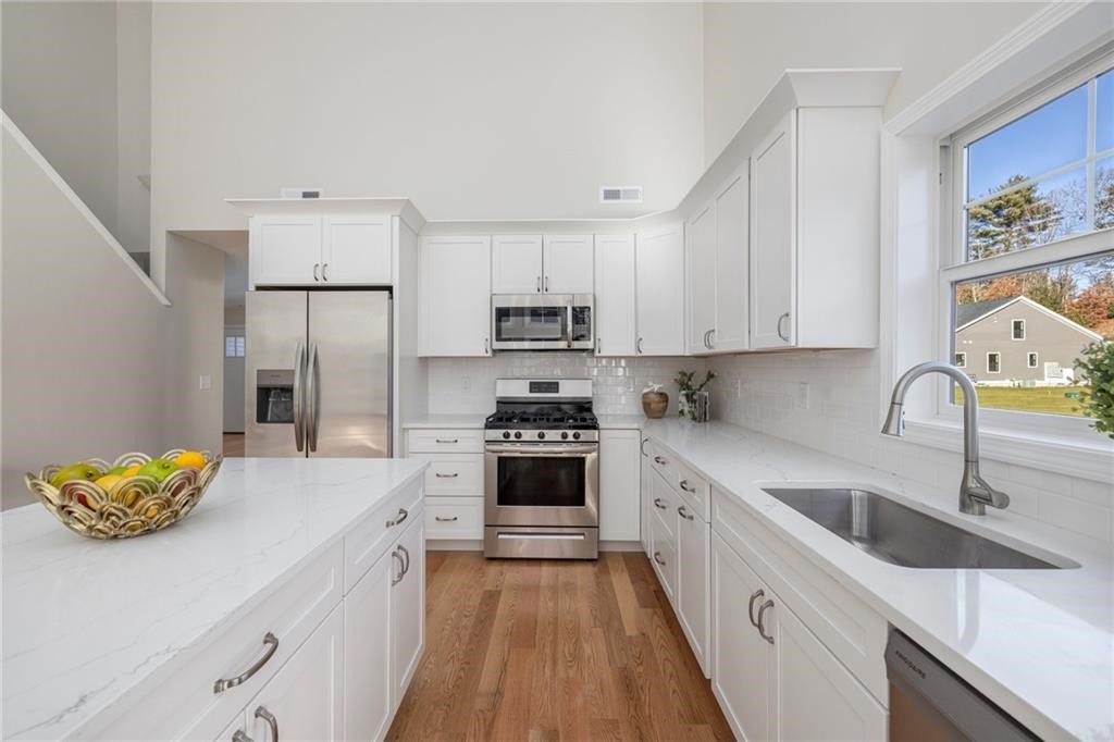 44 Overlook Lane Glocester, RI 02814 - Photo 11 of 36