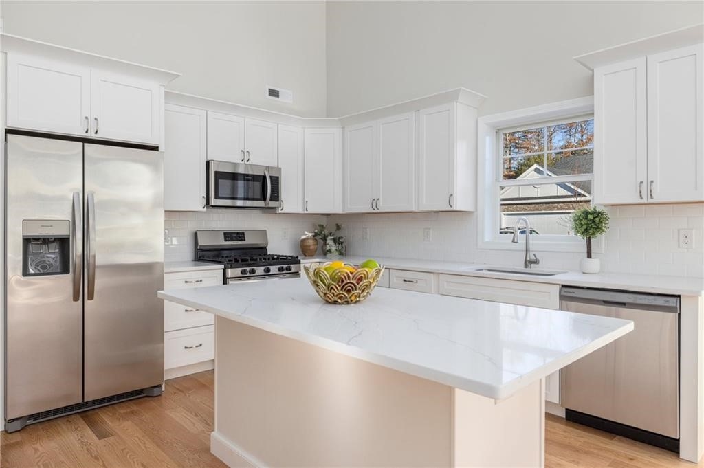 44 Overlook Lane Glocester, RI 02814 - Photo 12 of 36