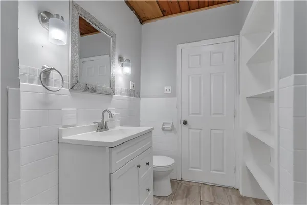 $2,000 | 244 Paradis Avenue, Unit 1, Woonsocket, RI 02895