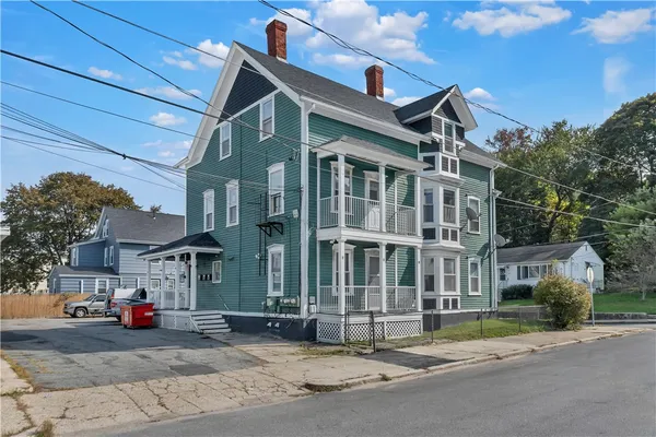 $2,000 | 244 Paradis Avenue, Unit 1, Woonsocket, RI 02895