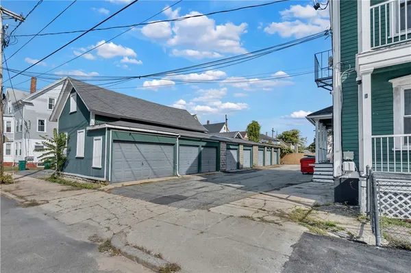 $2,000 | 244 Paradis Avenue, Unit 1, Woonsocket, RI 02895